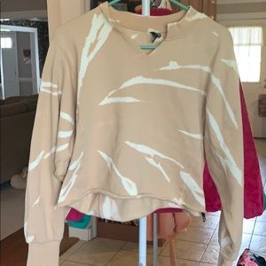 Target crop pullover